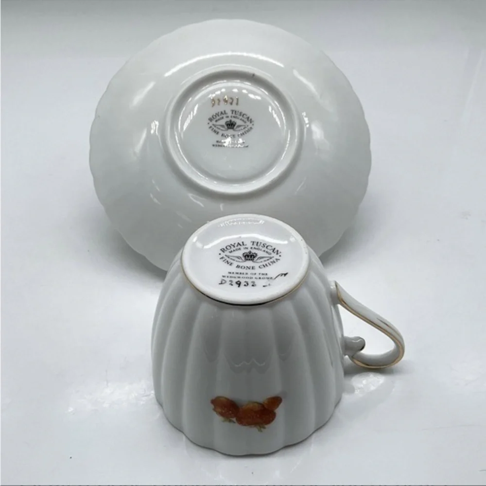 2pc Royal Tuscan Bone China Cup‎ & Saucer Set, Pears and Strawberries decor